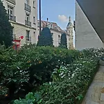 Guestready - Charming Retreat Near Eiffel Tower