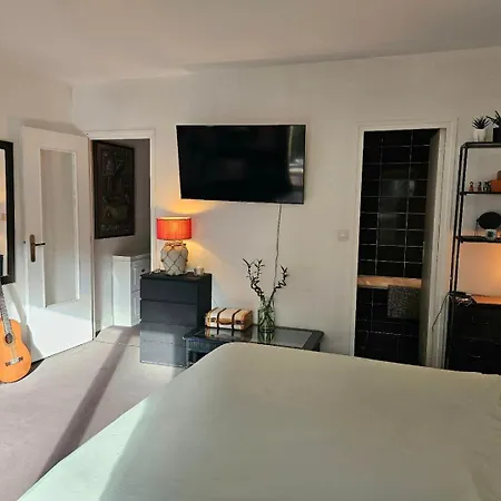 Appartamento Guestready - Charming Retreat Near Eiffel Tower Parigi